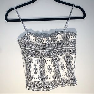Patterned tank